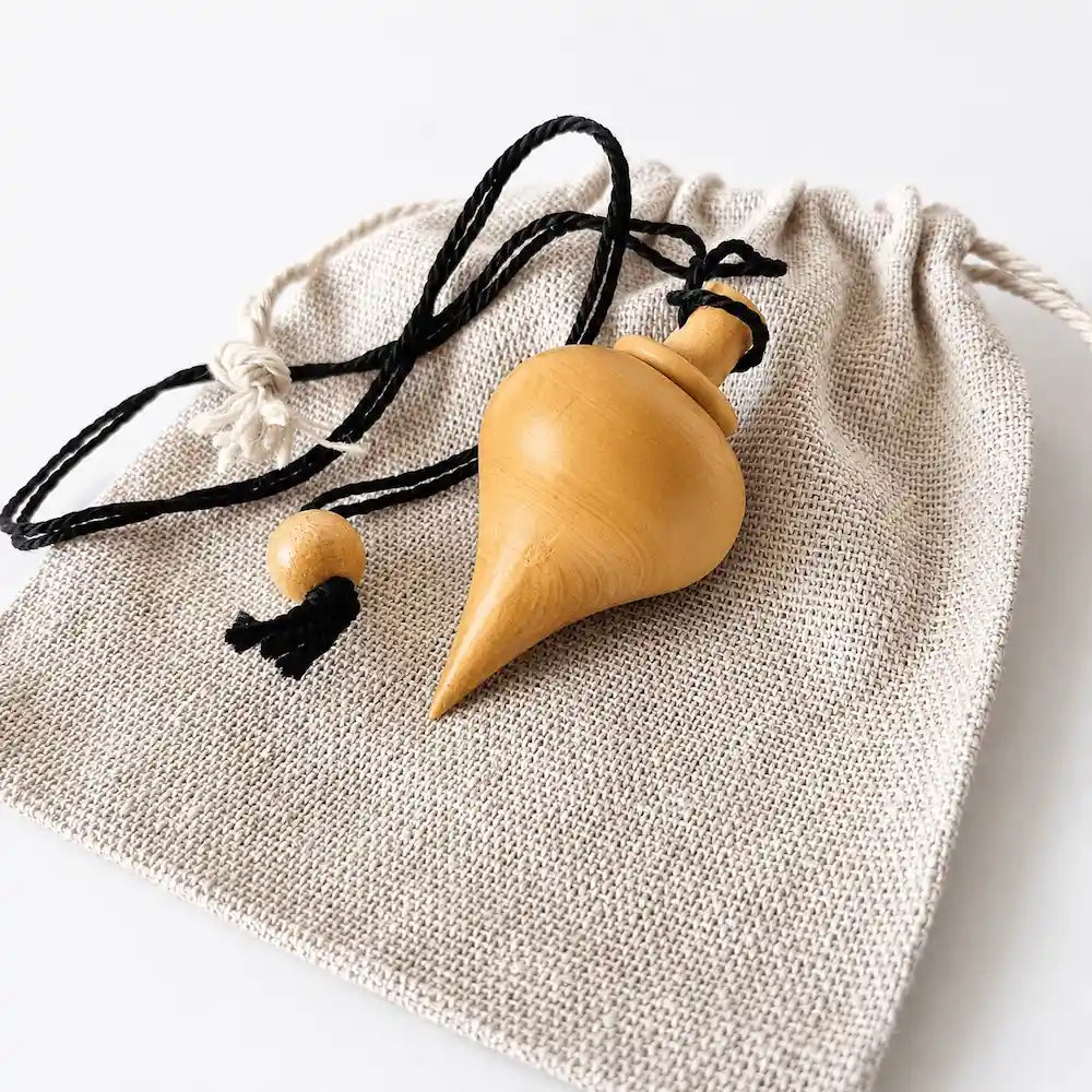 Pendule goutte en bois de buis avec pochon de rangement