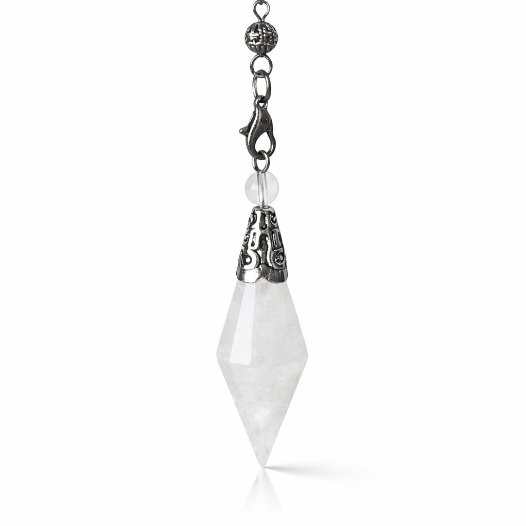 Pendule losange facetté en  quartz  blanc avec facettes visibles pour lecture claire