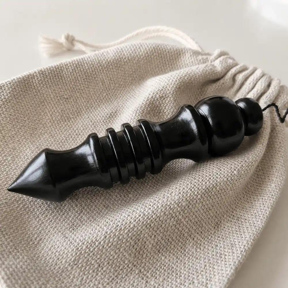 Pendule osiris bois de buis noir zoom