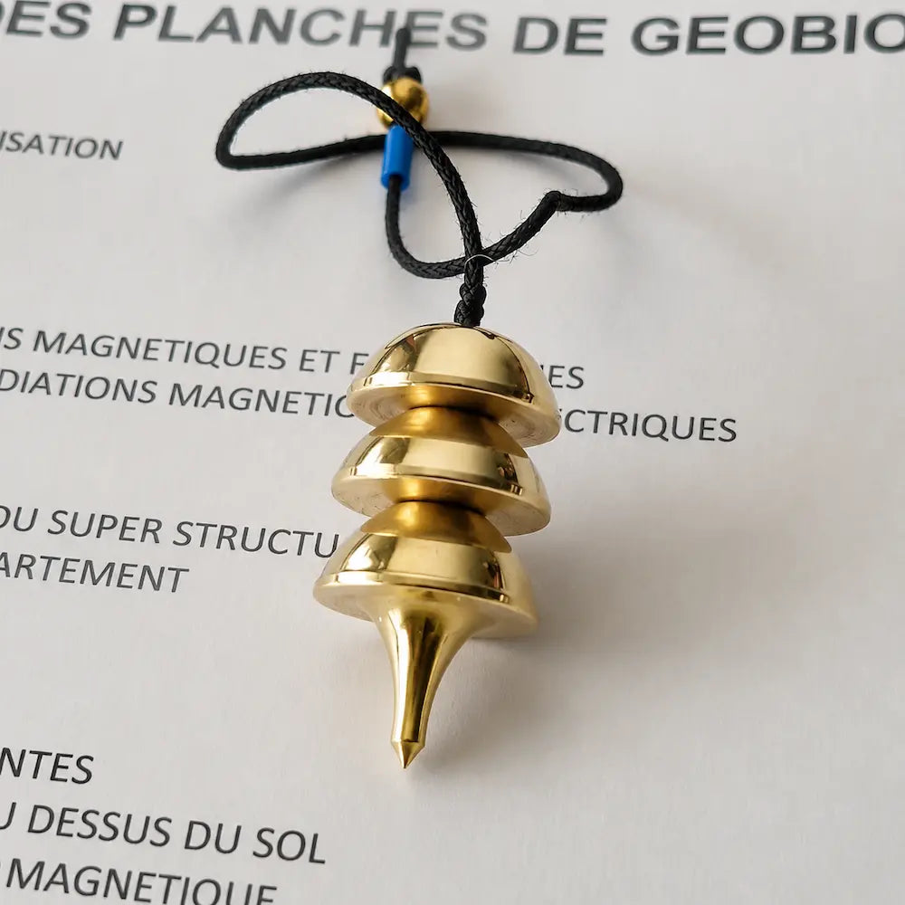 Pendule Osiris doré en laiton avec corde noire pratique radiesthésie