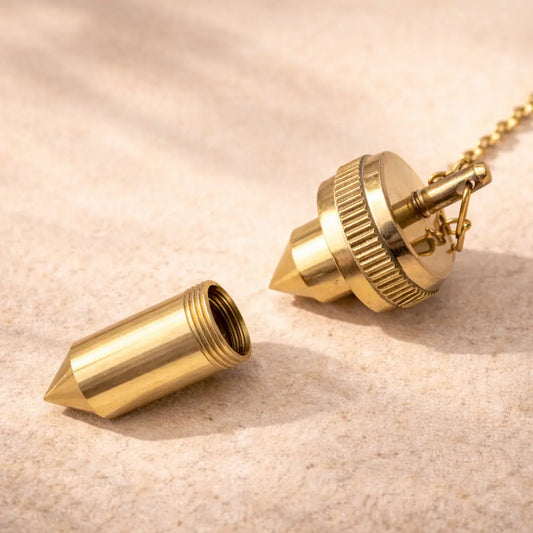 Utilisation du pendule à réservoir laiton pour recherches ciblées avec témoin
