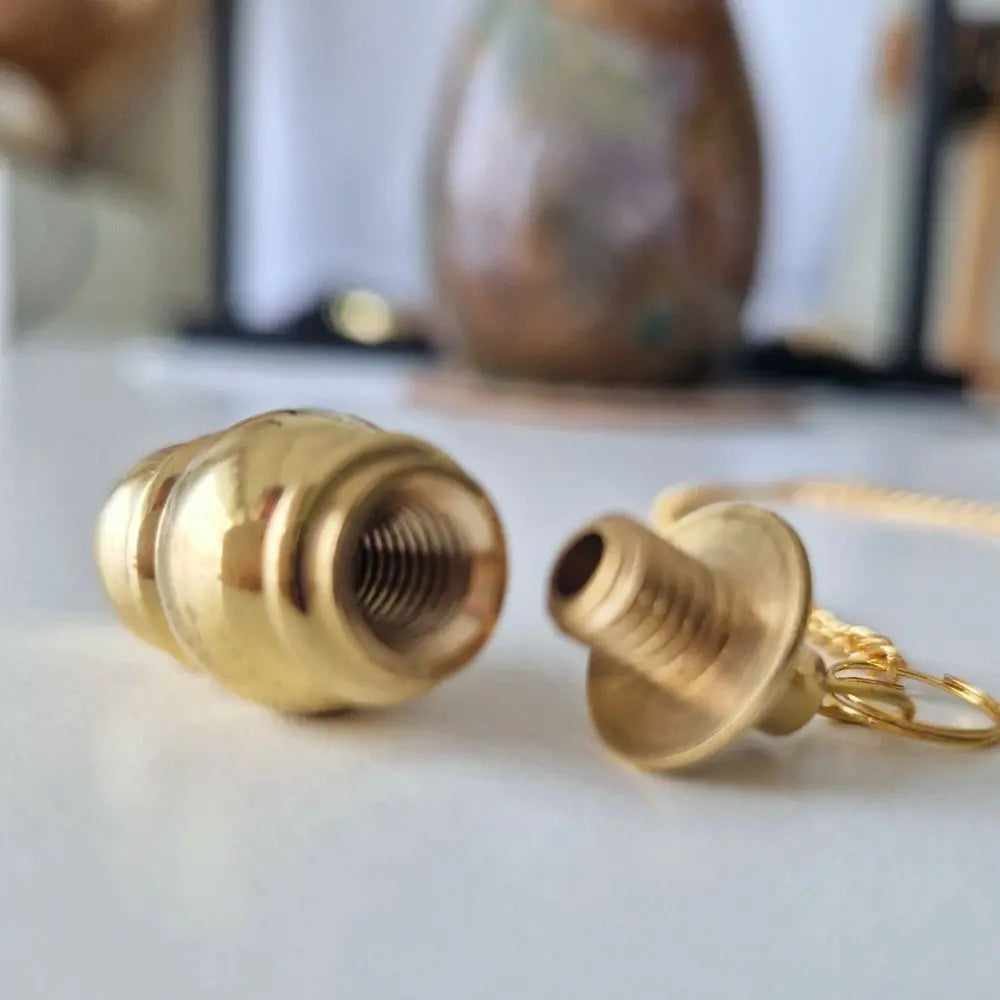 Pendule témoin Vénus ouvert avec compartiment intérieur