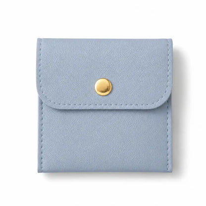 Pochette carré bouton pression en cuir PU. Bleu clair pour pendule