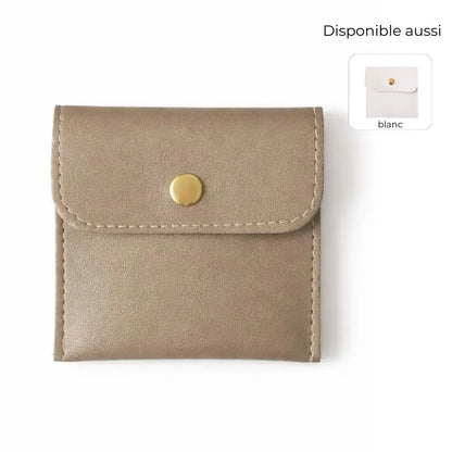 Pochette carré bouton pression en cuir PU. Blanc ou beige 
