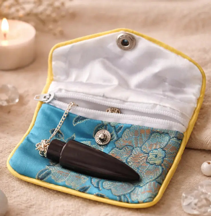 utlisation de la pochette tissu fleuri avec grand pendule